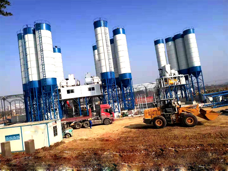 大型商品混凝土攪拌站中的攪拌主機(jī)在冬季保養(yǎng)措施來了，請收藏！