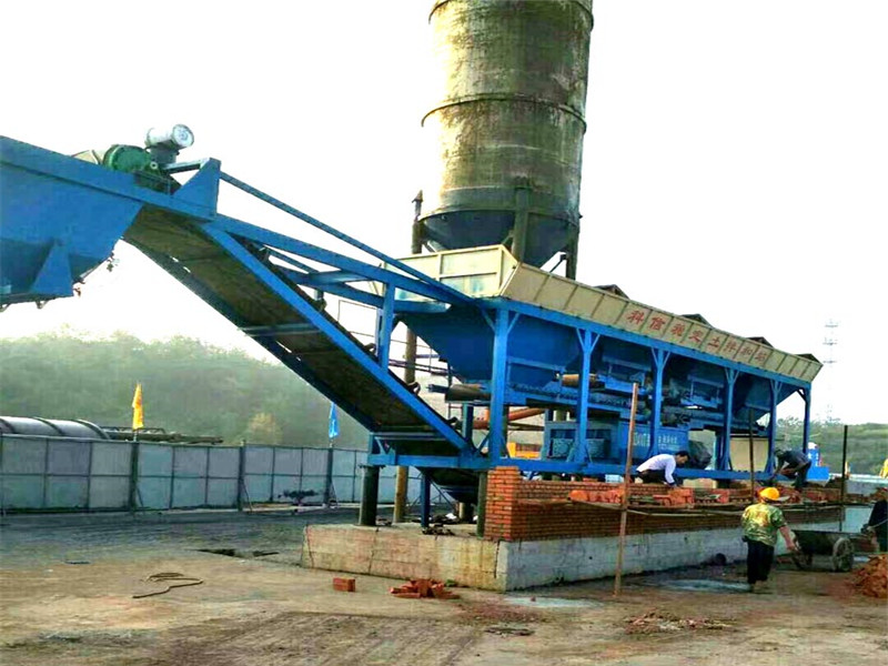 小型移動式水穩(wěn)機，300型水穩(wěn)站廠家型號規(guī)格參數(shù)介紹，可以選！